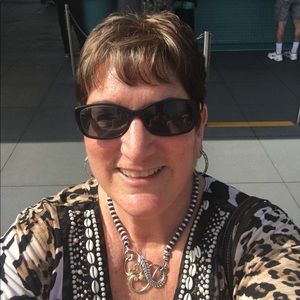 Meet your Posher, Lynda